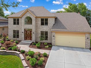 1216 Cromwell Ln, Naperville, IL