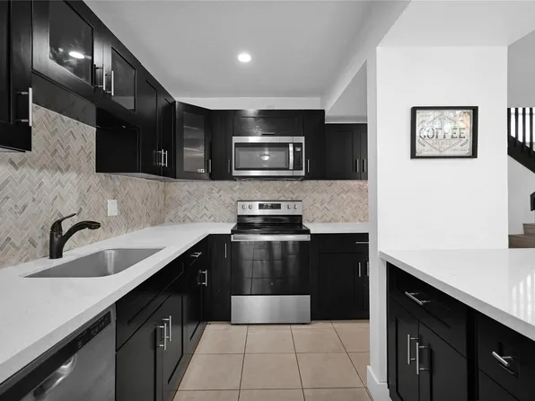 605 NW 210th Street #104-26, Miami Gardens, FL 33169