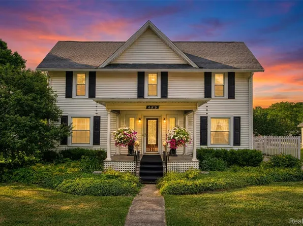 429 E Grand River Ave, Fowlerville, MI 48836