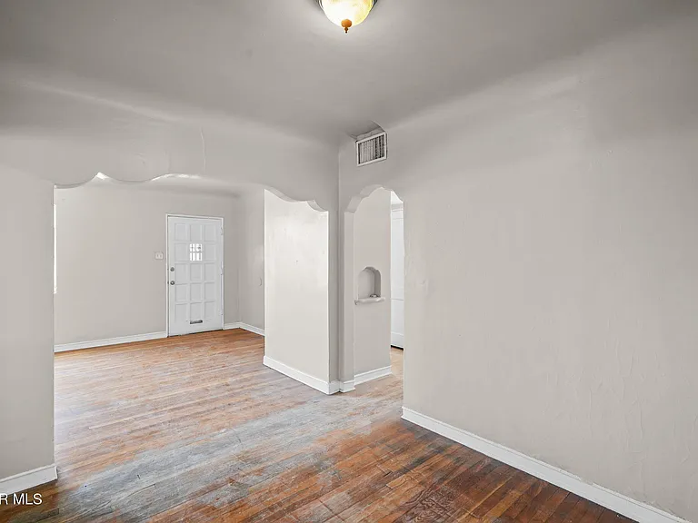 3125 Van Buren Ave — Photo 11