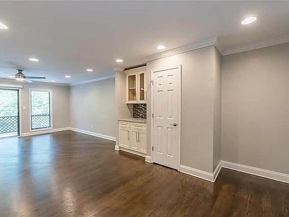 5th image of 1885 Dyouville Ln