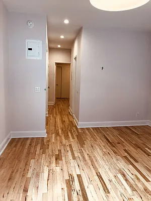 Rented by Metropolis Real Estate of Manhattan | media 6