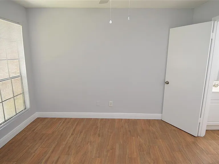 8722 Mallard Reserve Dr #102 — Photo 31