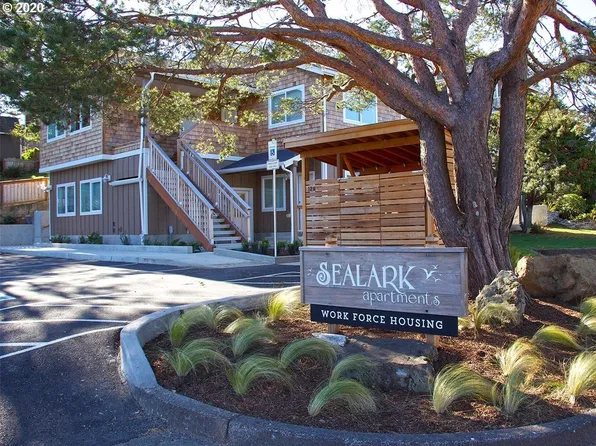 124 N Larch St APT 203, Cannon Beach, OR 97110