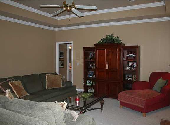 5th image of 8607 Willowbrook Ct