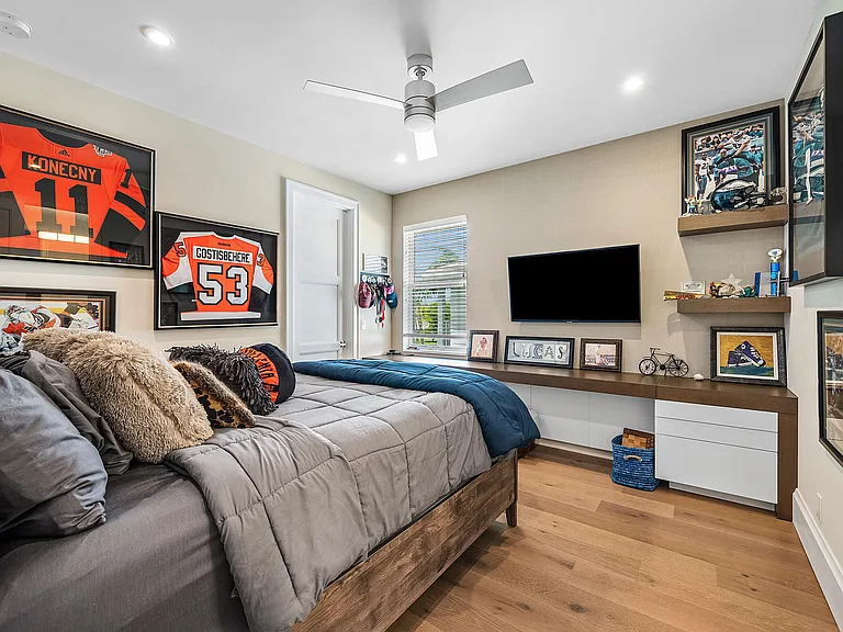 436 NE Wavecrest Way — Photo 31