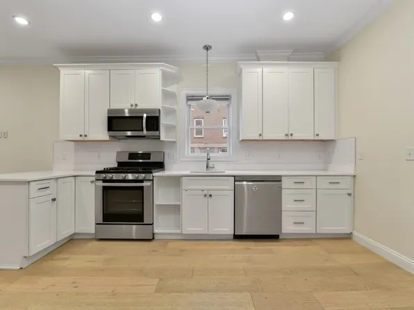 111 Maverick St #U-1, Boston, MA 02128