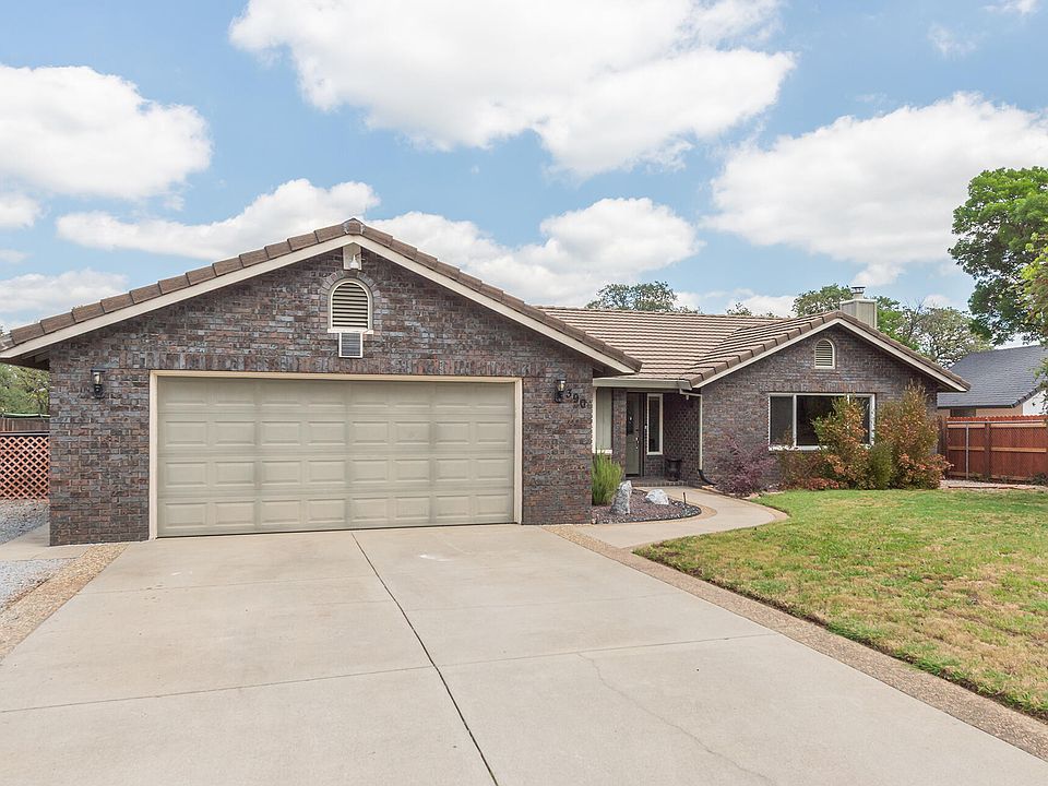 1st image of 390 Woodhill Dr