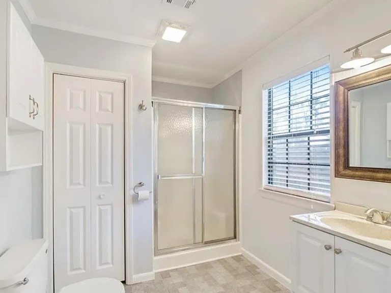1037 Mobile Cir — Photo 13
