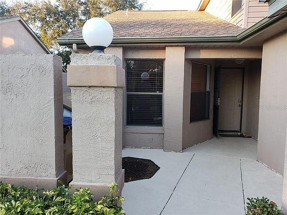 2nd image of 118 Lakepointe Cir
