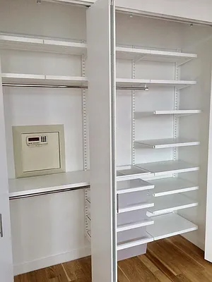 Rented by Century 21 Metropolitan | media 12