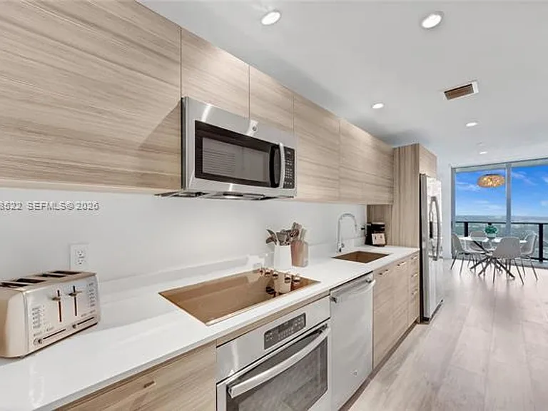 121 NE 34th St #2815 — Photo 4