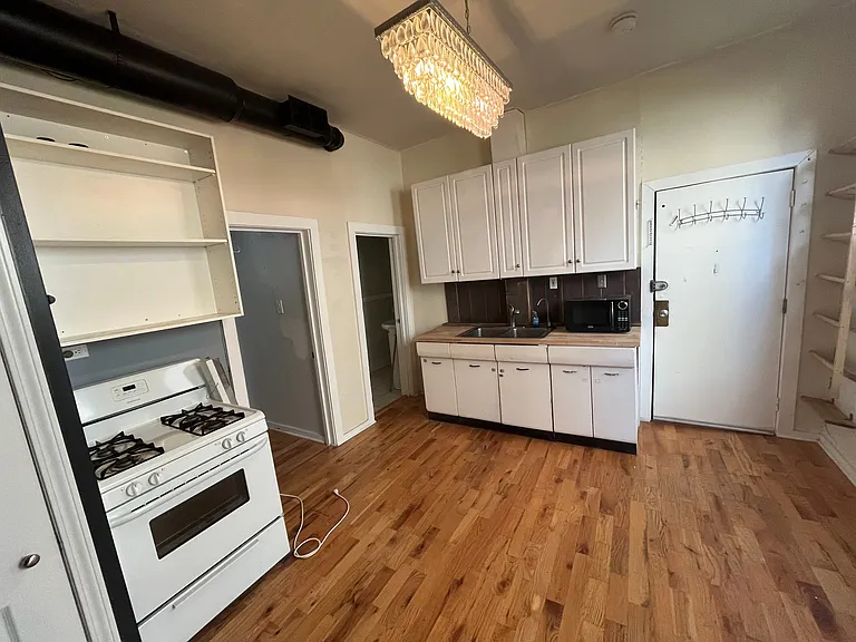 1638 N Richmond St #1R — Photo 3