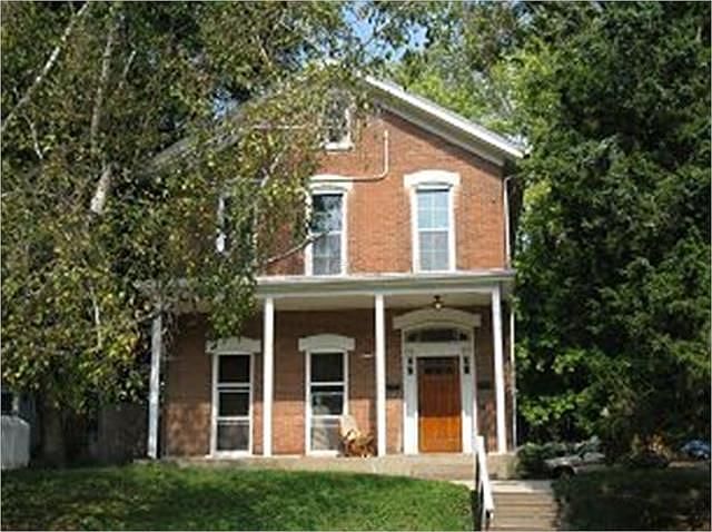 1st image of 755 1/2 University Ave