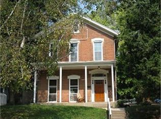 755 1/2 University Ave, Dubuque, IA 52001