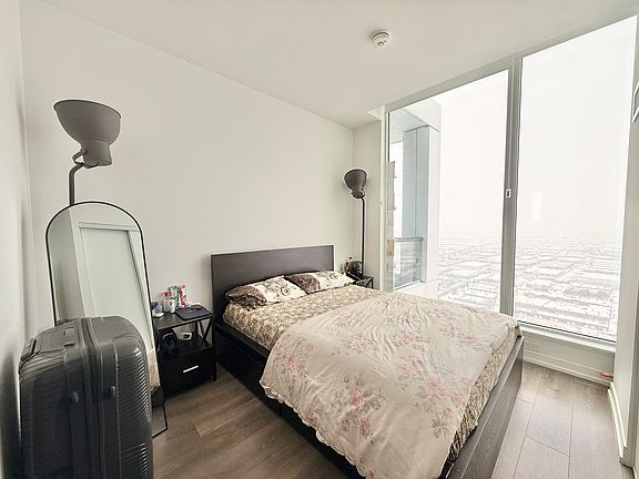 3rd image of 950 Portage Pkwy #4502
