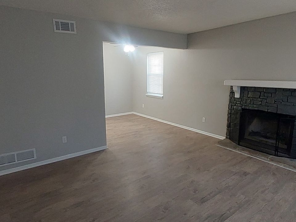 1st image of 11002 NW Player Dr APT C
