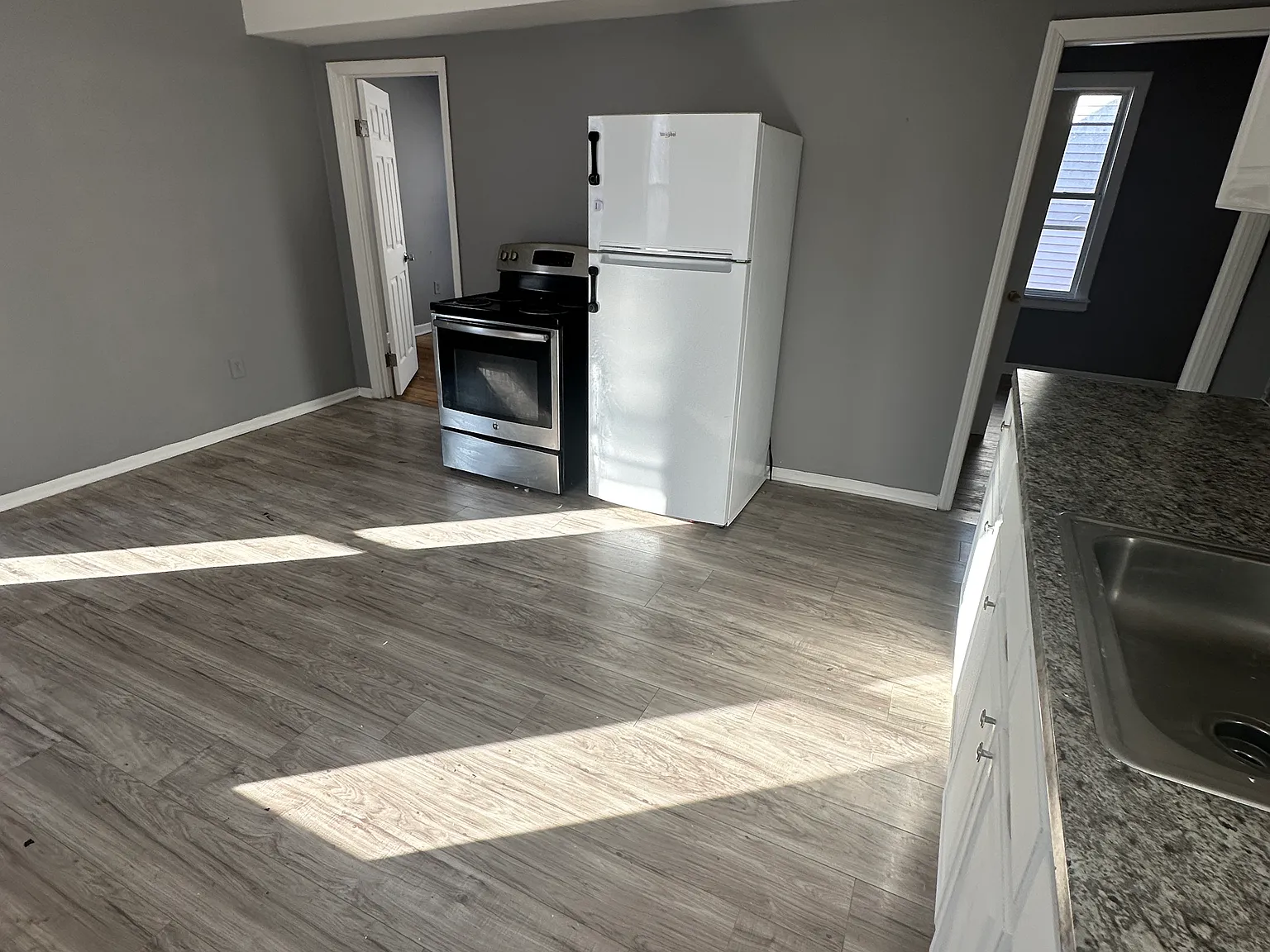 2 bed, 892 sqft, $1,249 — Photo 3