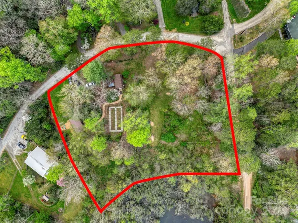 319 Forest Lake Rd, Brevard, NC 28712