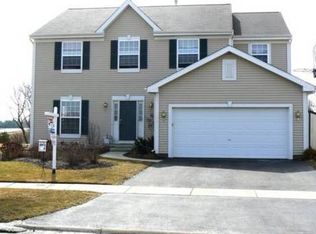 2811 Geneva Ln, Lake In The Hills, IL 60156