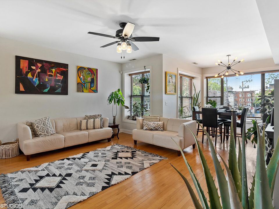 1st image of 3222 W Le Moyne St #2E