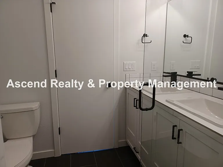 5311 NE 14th Pl — Photo 20