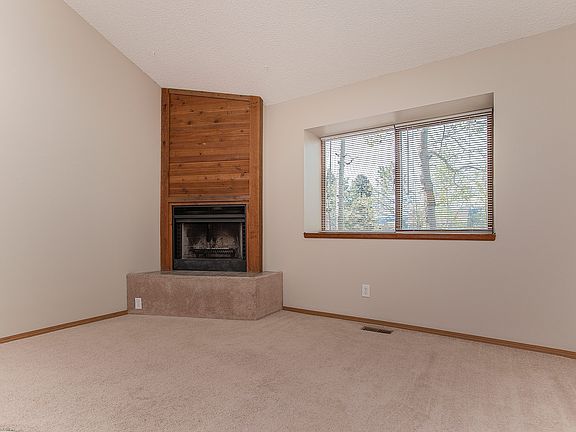 4th image of 229 E Lake Ave