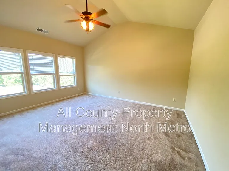 5060 Glencliff Dr — Photo 8