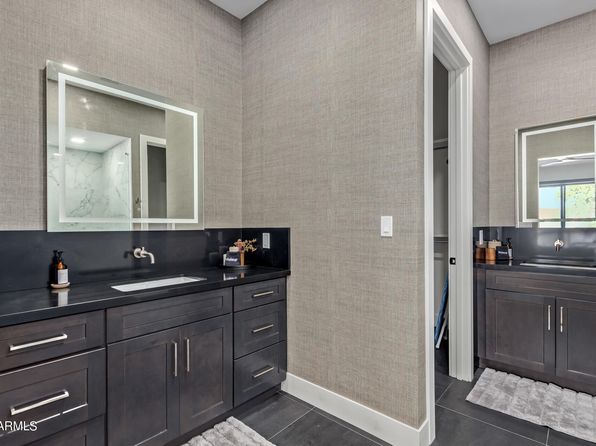 scottsdale-arizona-347393848 picture