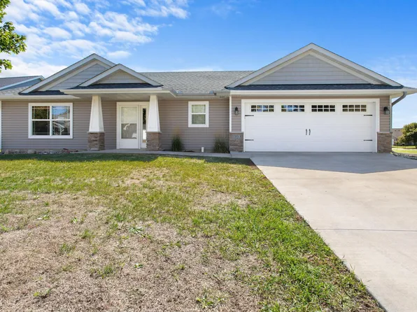 1103 9th St NE, Princeton, MN 56353