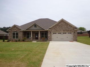 133 Cambridge Dr, Decatur, AL 35603