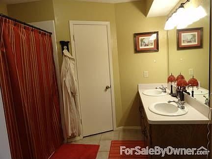Master bath
						:
						His and hers closets, double sinks, tiled shower