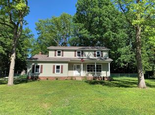 3855 Greentree Rd, Stow, OH 44224