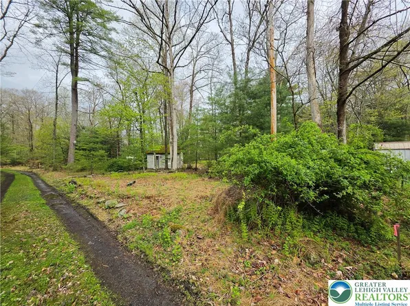 475 Craigs Meadow Rd, East Stroudsburg, PA 18301