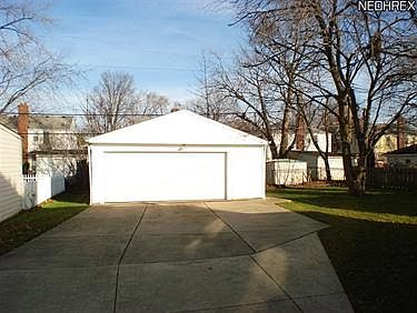 5th image of 21891 Crystal Ave