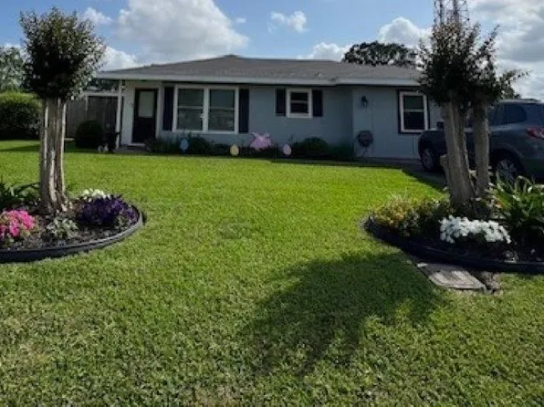 1405 Crockett Ave, Nederland, TX 77627