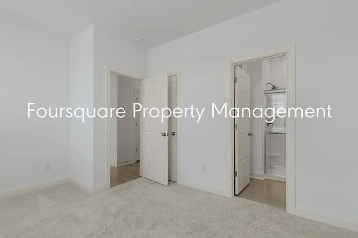 1424 Grove Village Rd — Photo 14