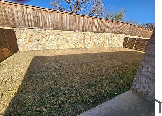 5th image of 1600 Razorbill Rd