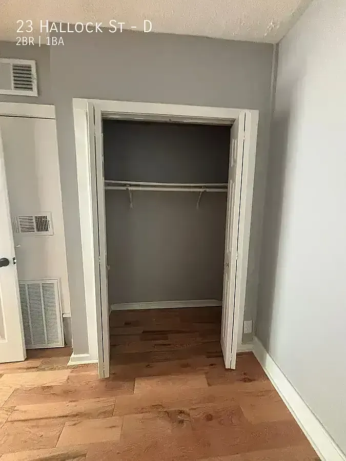23 Hallock St APT D — Photo 3