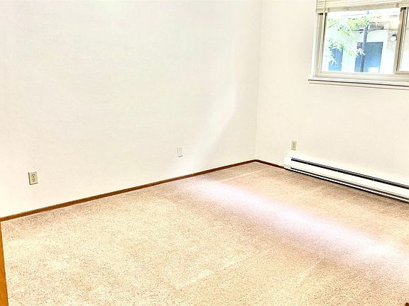 3rd image of 9407 23rd Ave NE #8452405