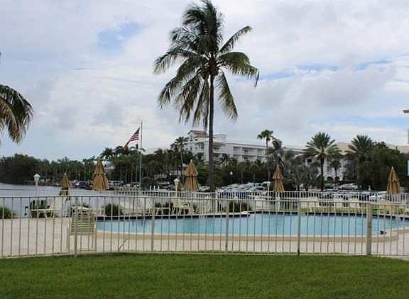 5th image of 1850 S Ocean Dr APT 115