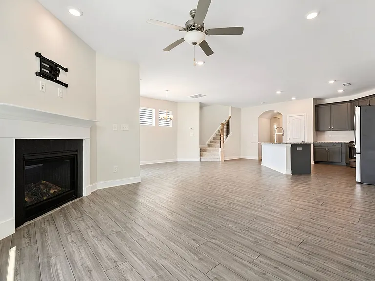 212 Oakchest Ct — Photo 3