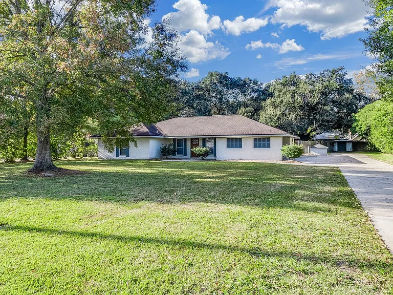 808 Tolson Rd — Photo 16