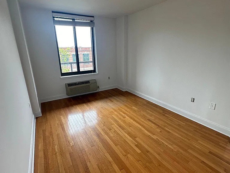 415 Newark St #3F — Photo 6
