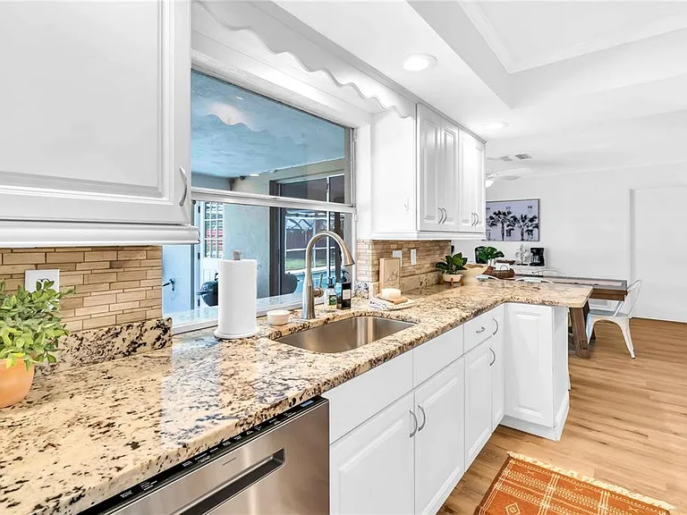 2921 Captiva Dr — Photo 21
