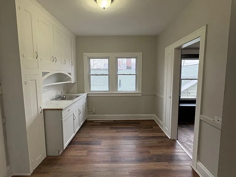 15710 Corsica Ave — Photo 7