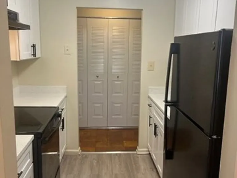 Mallard Courts Apartments — Photo 12