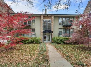 7556 Wydown Blvd APT 2E, Saint Louis, MO 63105