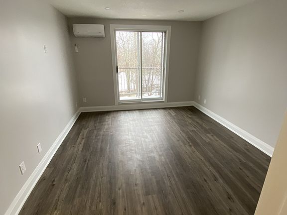 5th image of 135 Atherley Rd #B401