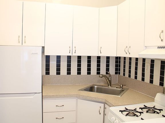 2nd image of 416 E 74th St APT 3D